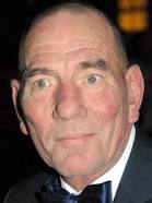 How tall is Pete Postlethwaite?